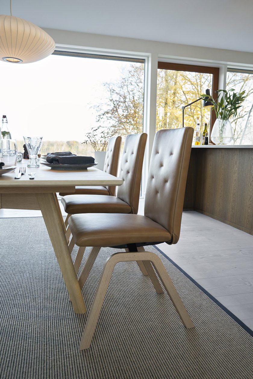 Ekornes Rosemary Low Dining Chair with D200 Base - Image 3