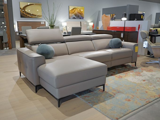 Incanto I899 Tessa Sectional Color 1114