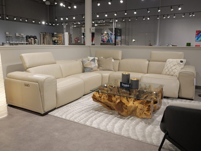 Domicil Polloc Sectional