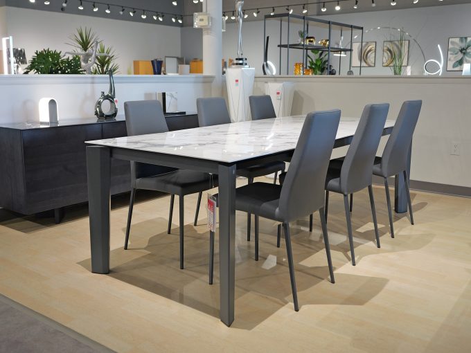 Calligaris Delta Dining Table Aida Soft Chairs