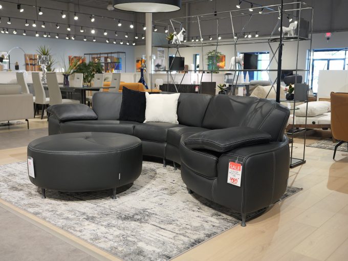 New York Sectional and Round Ottoman Z76 Black Leather